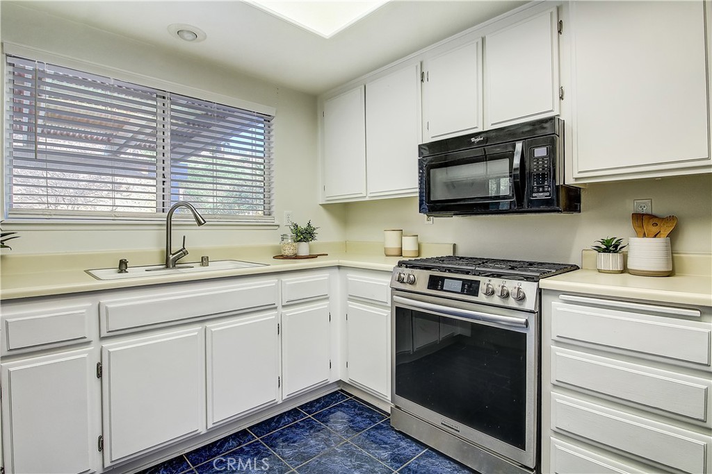 10849 Morning View Court Riverside, CA 92505 - Photo 21 of 50