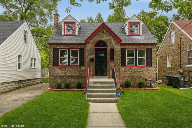 $215,000 | 14727 East Riverside Drive, South Holland, IL 60473