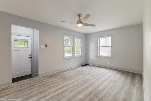 $215,000 | 14727 East Riverside Drive, South Holland, IL 60473