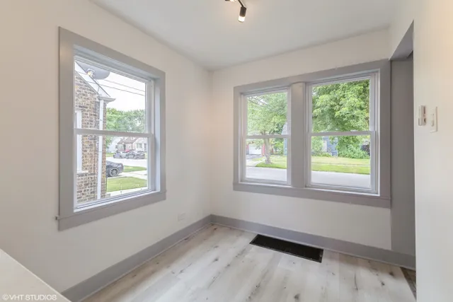 $215,000 | 14727 East Riverside Drive, South Holland, IL 60473