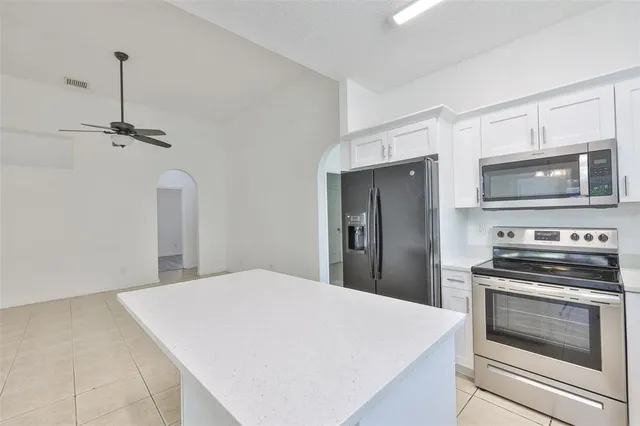 $2,600 | 504 Greg Street, Valrico, FL 33594