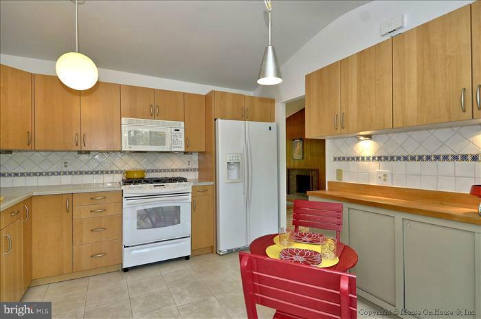 8208 Fenway Road Bethesda, MD 20817 - Photo 14 of 30 Kitchen