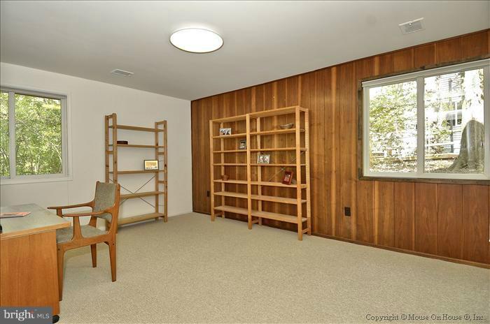 8208 Fenway Road Bethesda, MD 20817 - Photo 23 of 30 Bedroom III