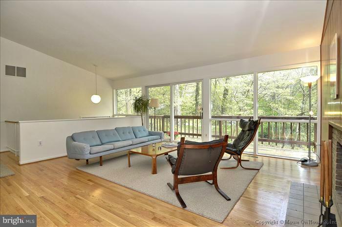 8208 Fenway Road Bethesda, MD 20817 - Photo 4 of 30 Living Room