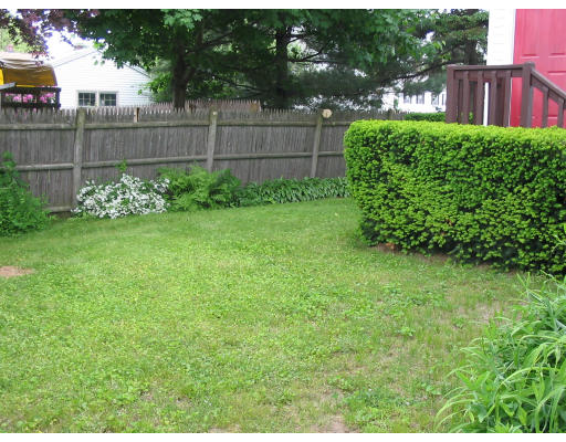 8 Rollinson Road Worcester, MA 01606 - Photo 3 of 7 Gallery Image 3