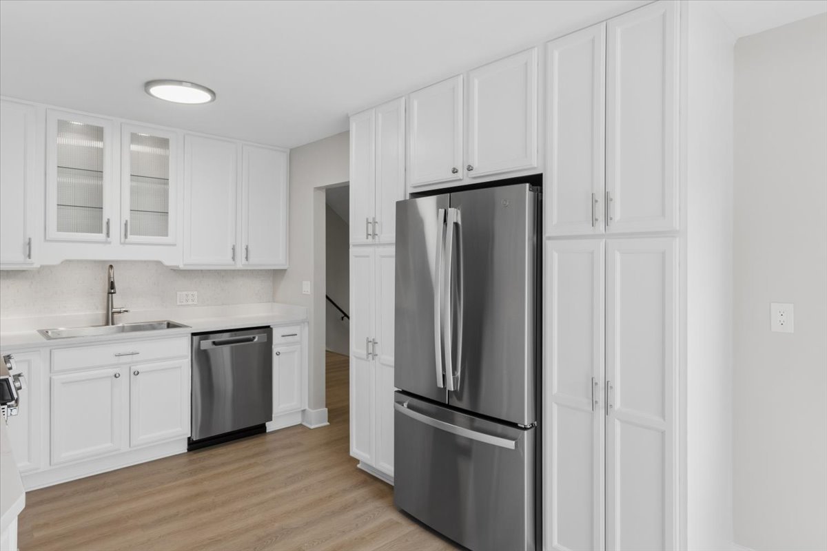 3082 Antelope Springs Road Northbrook, IL 60062 - Photo 5 of 28