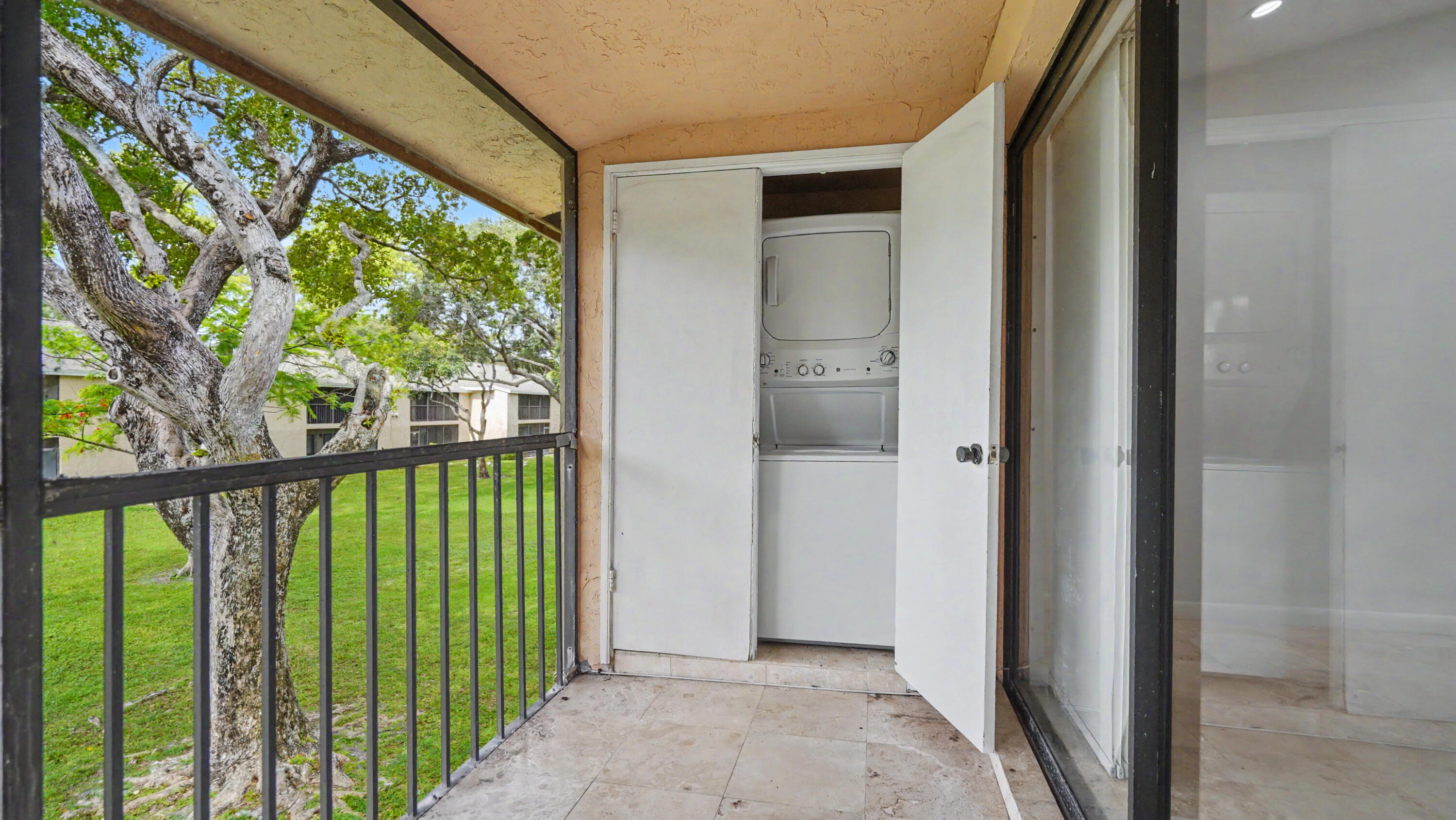 3939 Northeast 5th Avenue, Unit A201 Boca Raton, FL 33431 - Photo 29 of 44 DSC08840