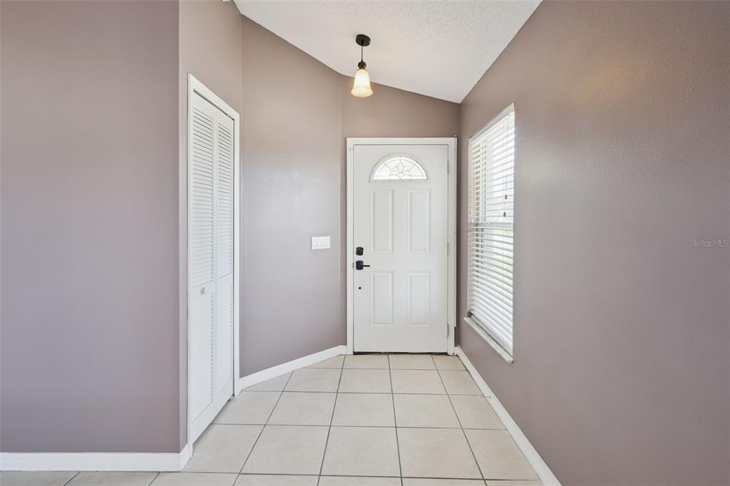 948 Rivecon Avenue Orlando, FL 32825 - Photo 3 of 20
