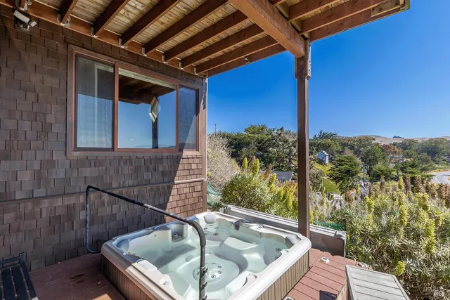 $1,225,000 | 2020 Sandpiper Court, Bodega Bay, CA 94923