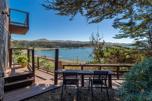 $1,225,000 | 2020 Sandpiper Court, Bodega Bay, CA 94923
