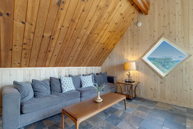 $1,225,000 | 2020 Sandpiper Court, Bodega Bay, CA 94923