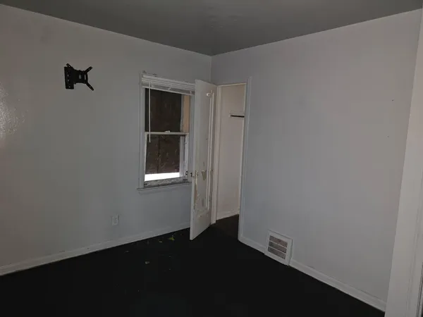 $975 | 9120 Winthrop Street, Detroit, MI 48228