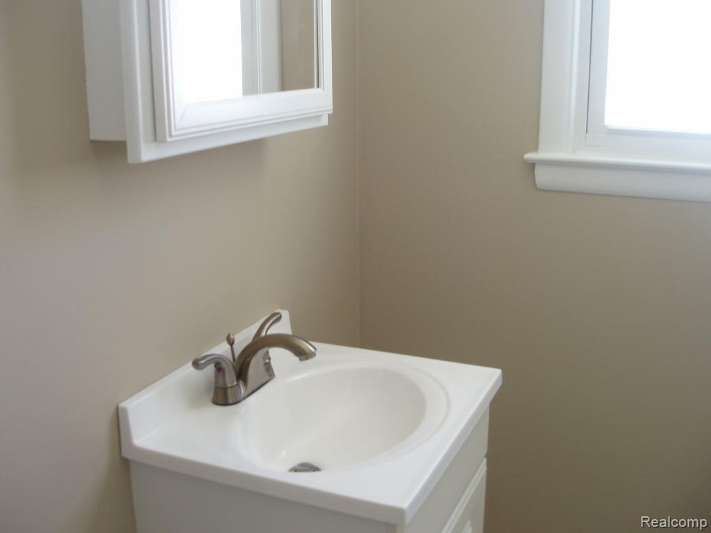 2307 Jones Road Waterford, MI 48327 - Photo 12 of 14 andrew 3-7-14 152.jpg