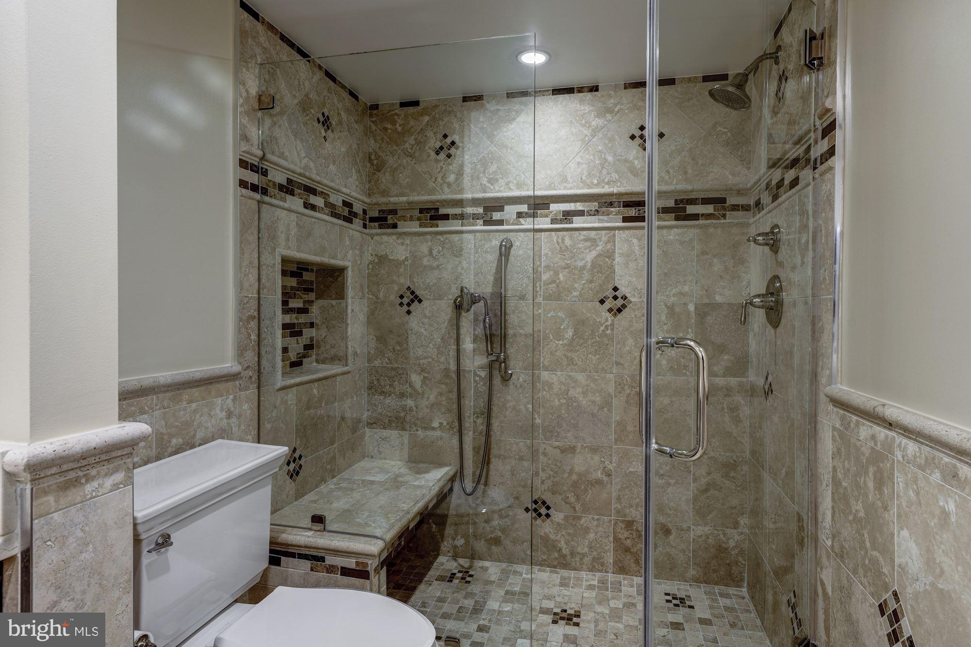 1101 South Arlington Ridge Road, Unit 515 Arlington, VA 22202 - Photo 16 of 36 Primary Suite Bath