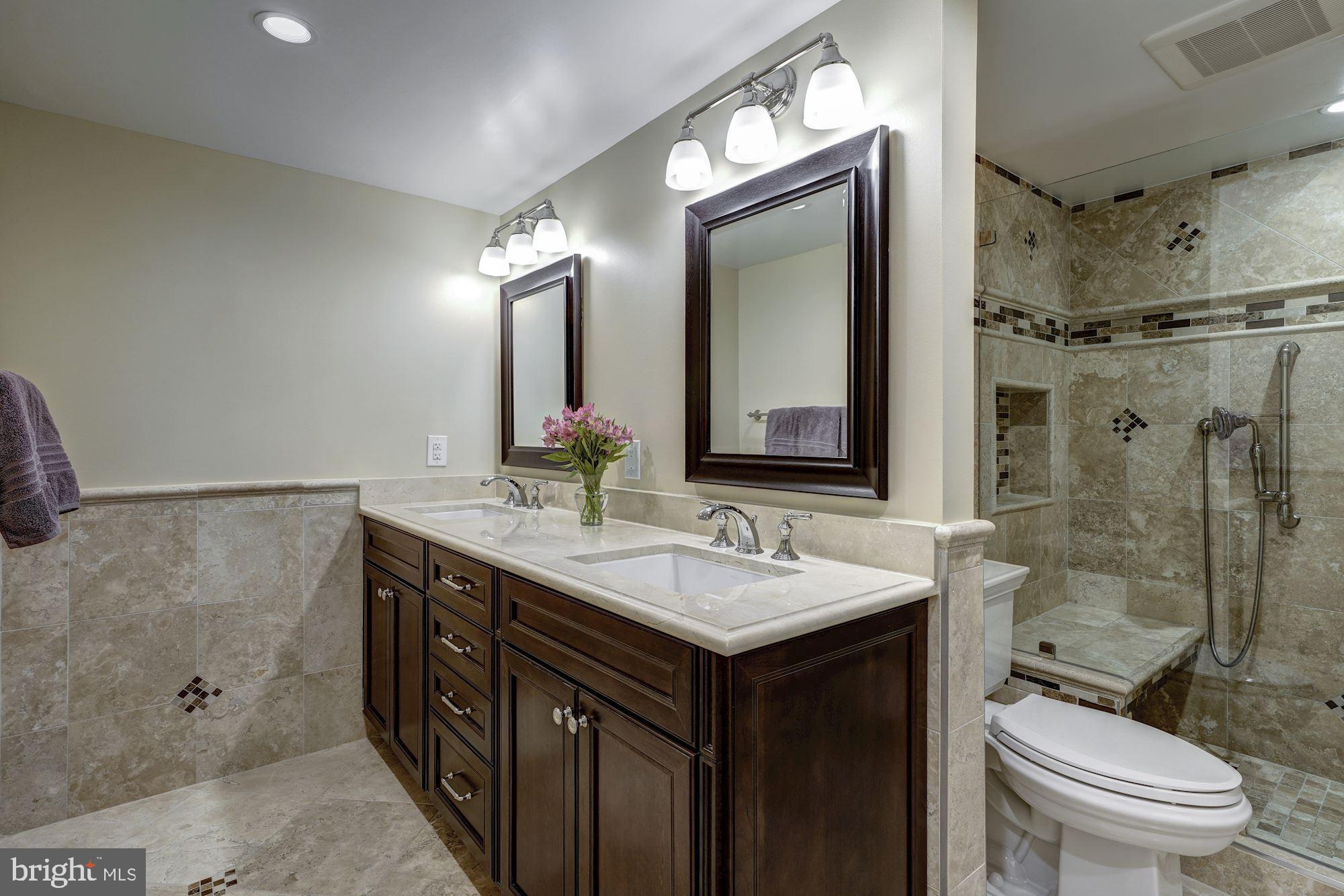 1101 South Arlington Ridge Road, Unit 515 Arlington, VA 22202 - Photo 17 of 36 Primary Suite Bath