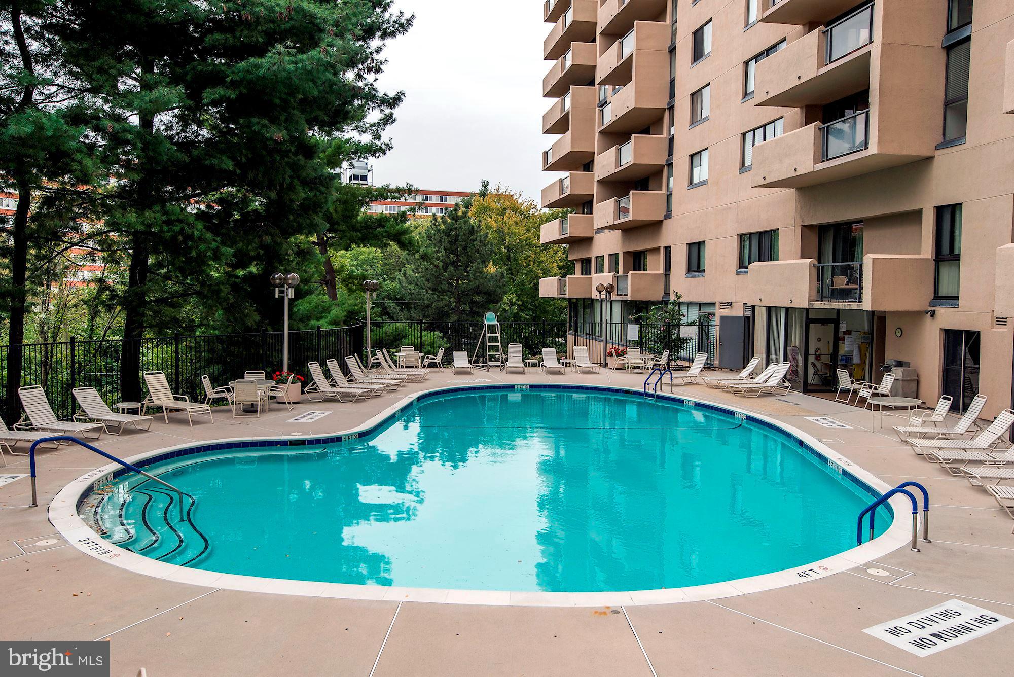 1101 South Arlington Ridge Road, Unit 515 Arlington, VA 22202 - Photo 34 of 36 Pool