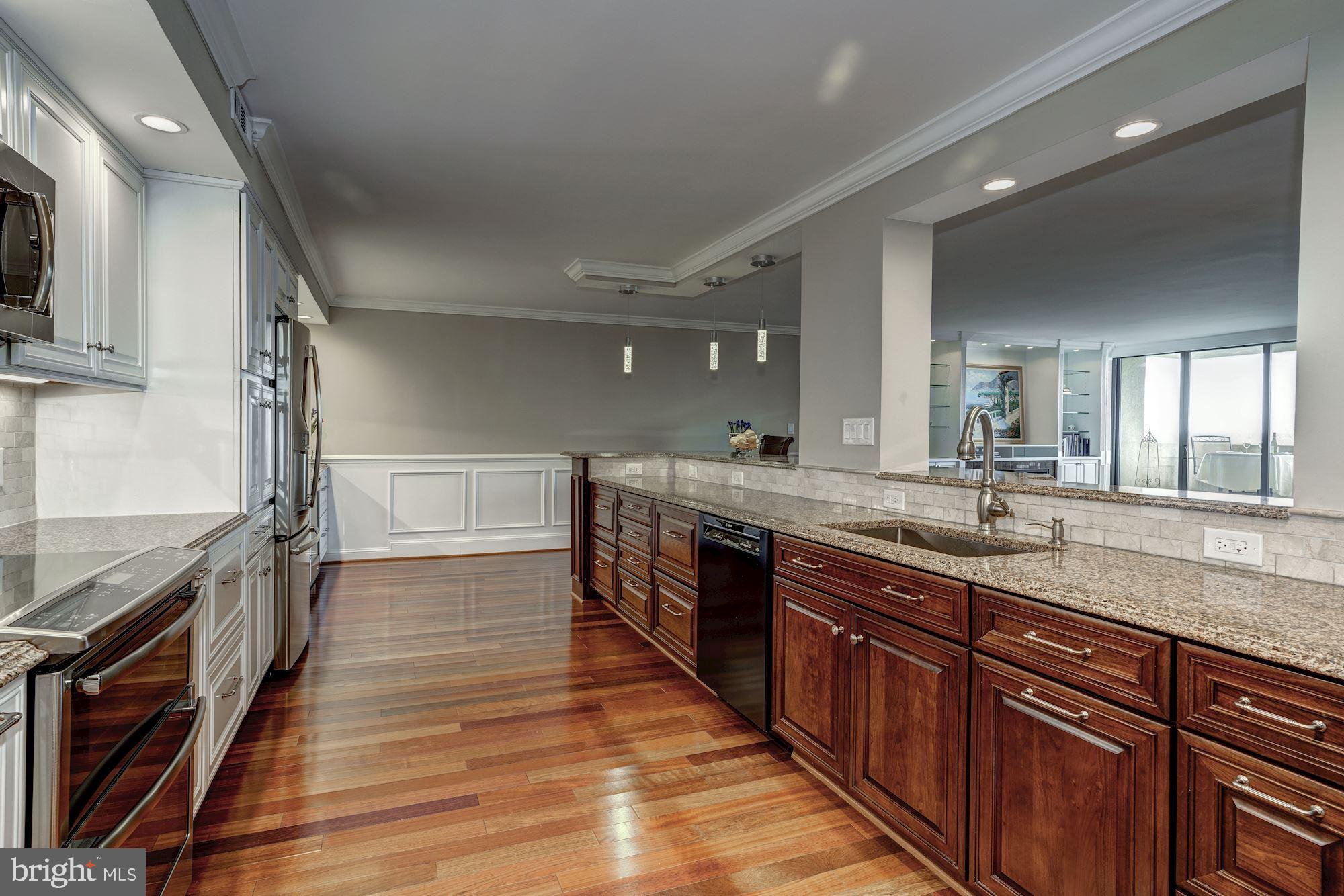 1101 South Arlington Ridge Road, Unit 515 Arlington, VA 22202 - Photo 5 of 36