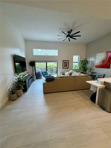 $3,525 | 913 Northwest 45th Terrace, Unit 913, Plantation, FL 33317