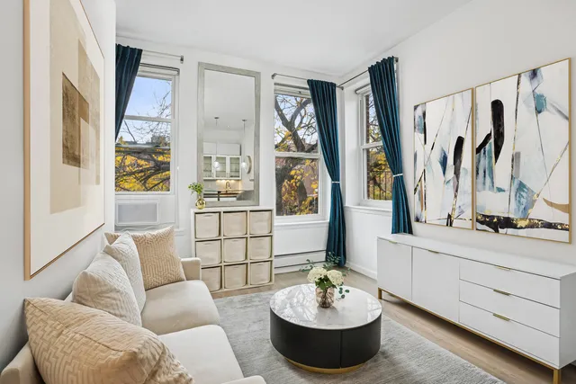 $725,000 | 1 1st Place, Unit 7 | Carroll Gardens
