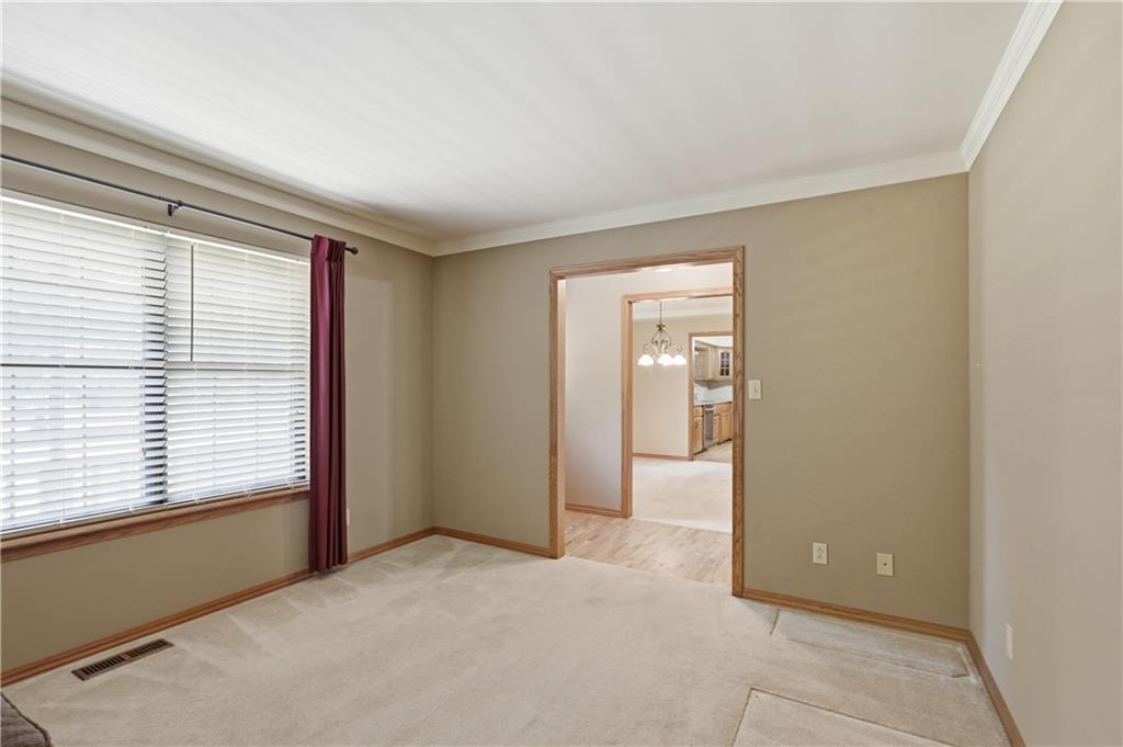 136 Westfield Road Pittsburg, KS 66762 - Photo 5 of 54 Gallery Image 5
