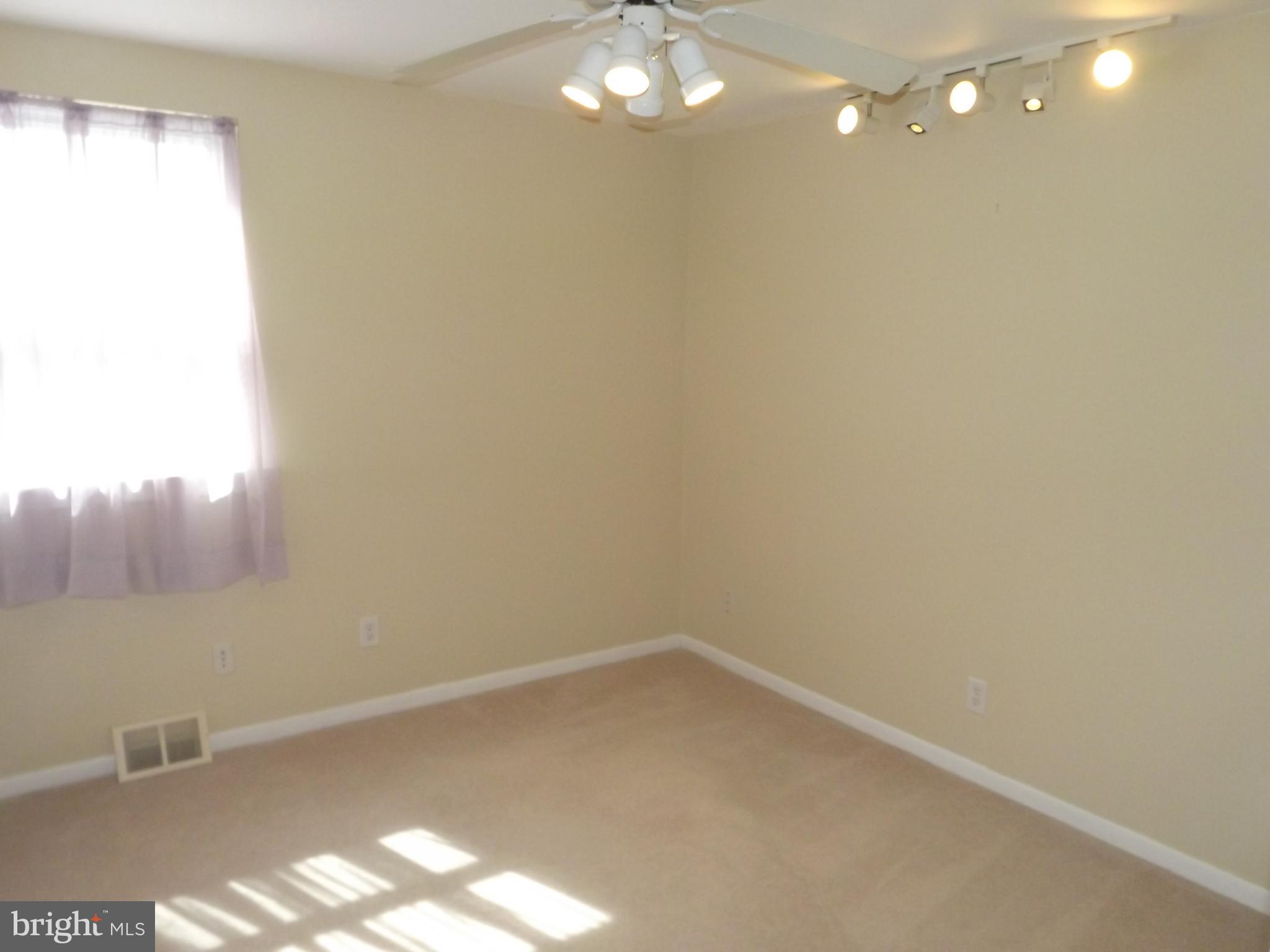 9112 Springview Road Philadelphia, PA 19115 - Photo 24 of 39 Gallery Image 24