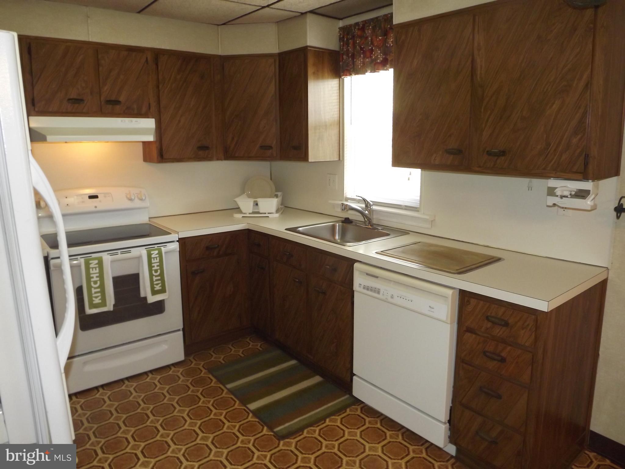 9112 Springview Road Philadelphia, PA 19115 - Photo 5 of 39 Gallery Image 5