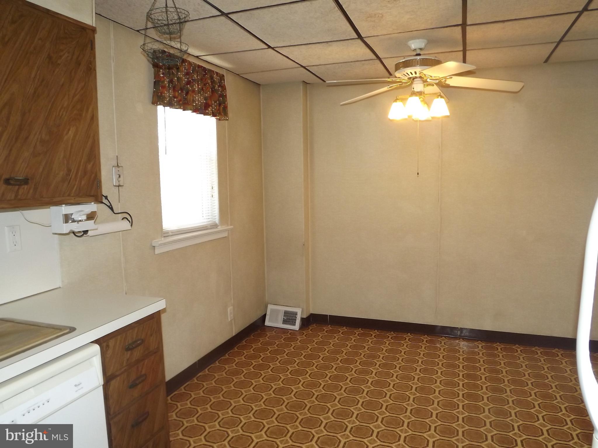 9112 Springview Road Philadelphia, PA 19115 - Photo 8 of 39 Gallery Image 8