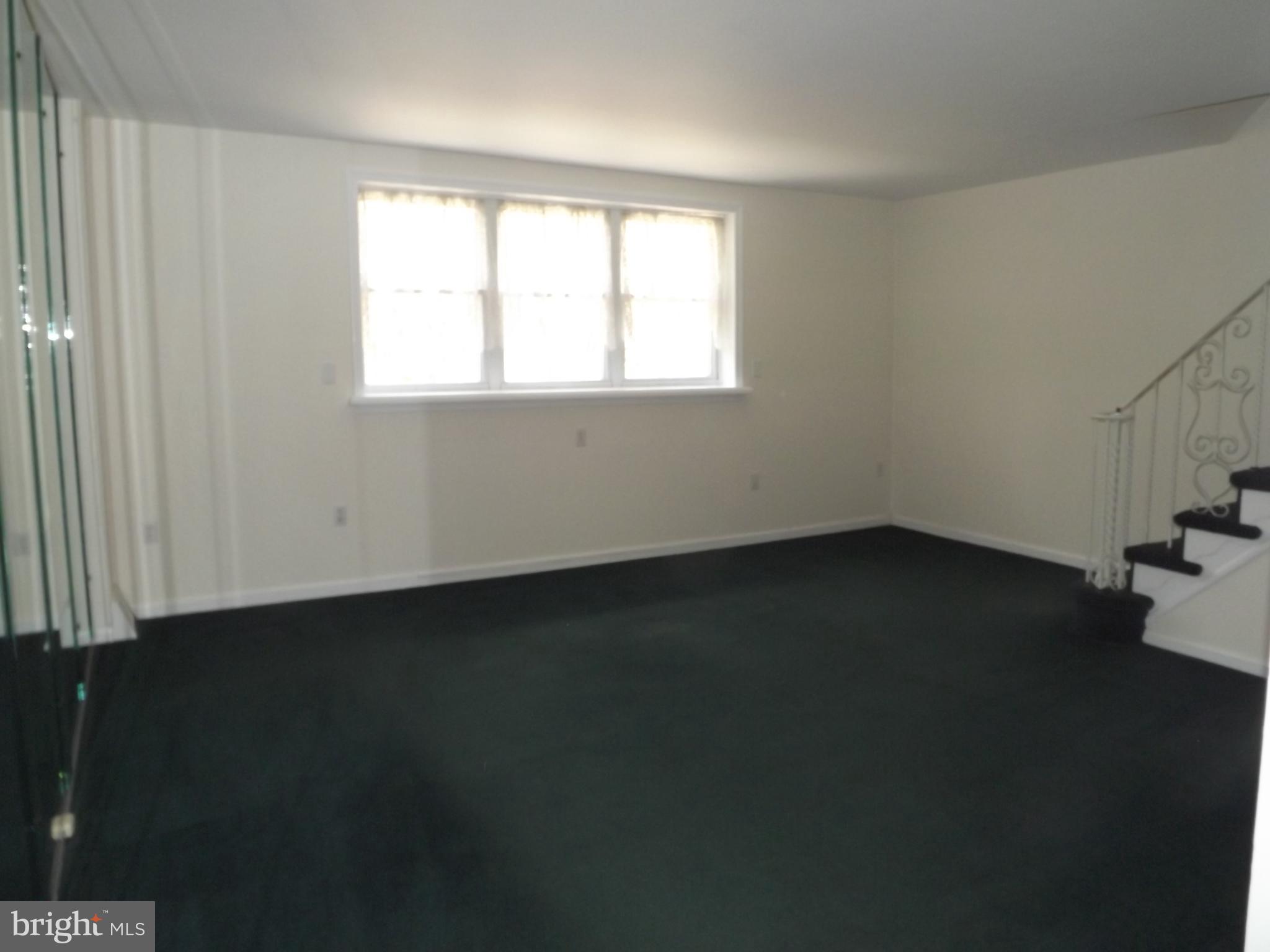 9112 Springview Road Philadelphia, PA 19115 - Photo 9 of 39 Gallery Image 9