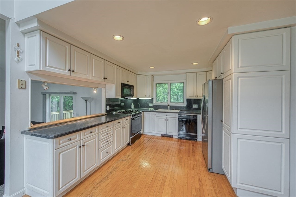 7 Tisdale Road Sharon, MA 02067 - Photo 3 of 37