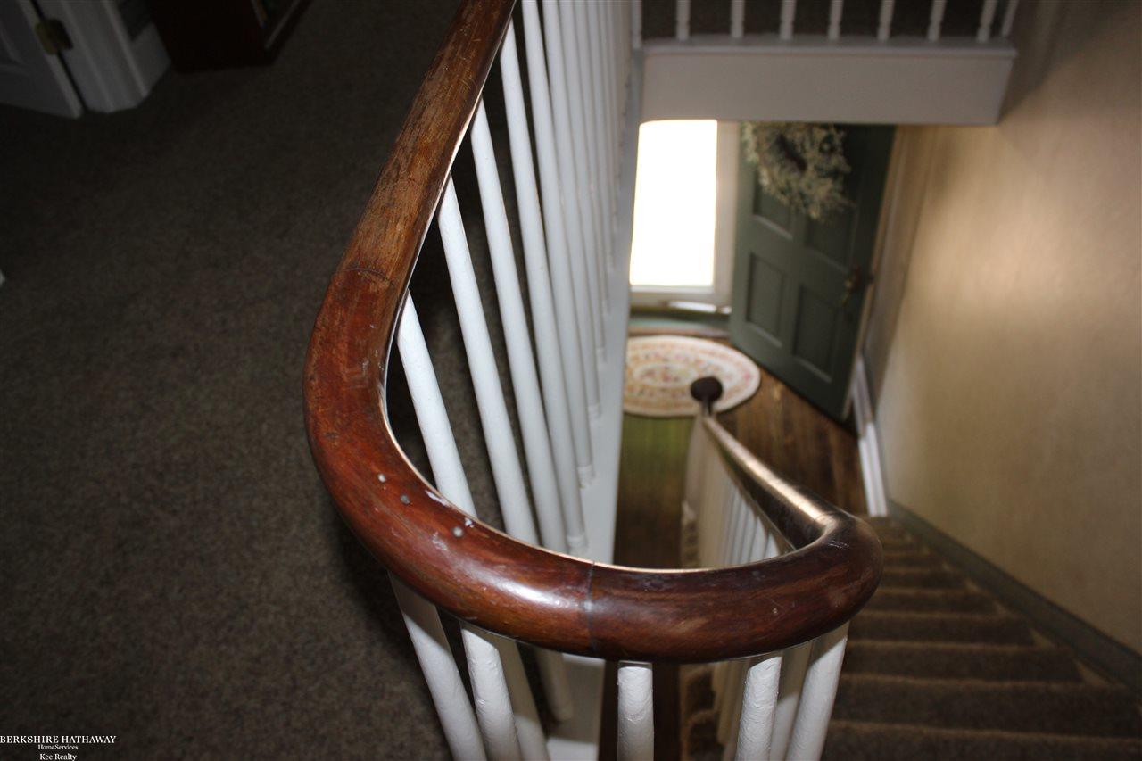 345 Prospect Street Romeo, MI 48065 - Photo 22 of 47 Staircase