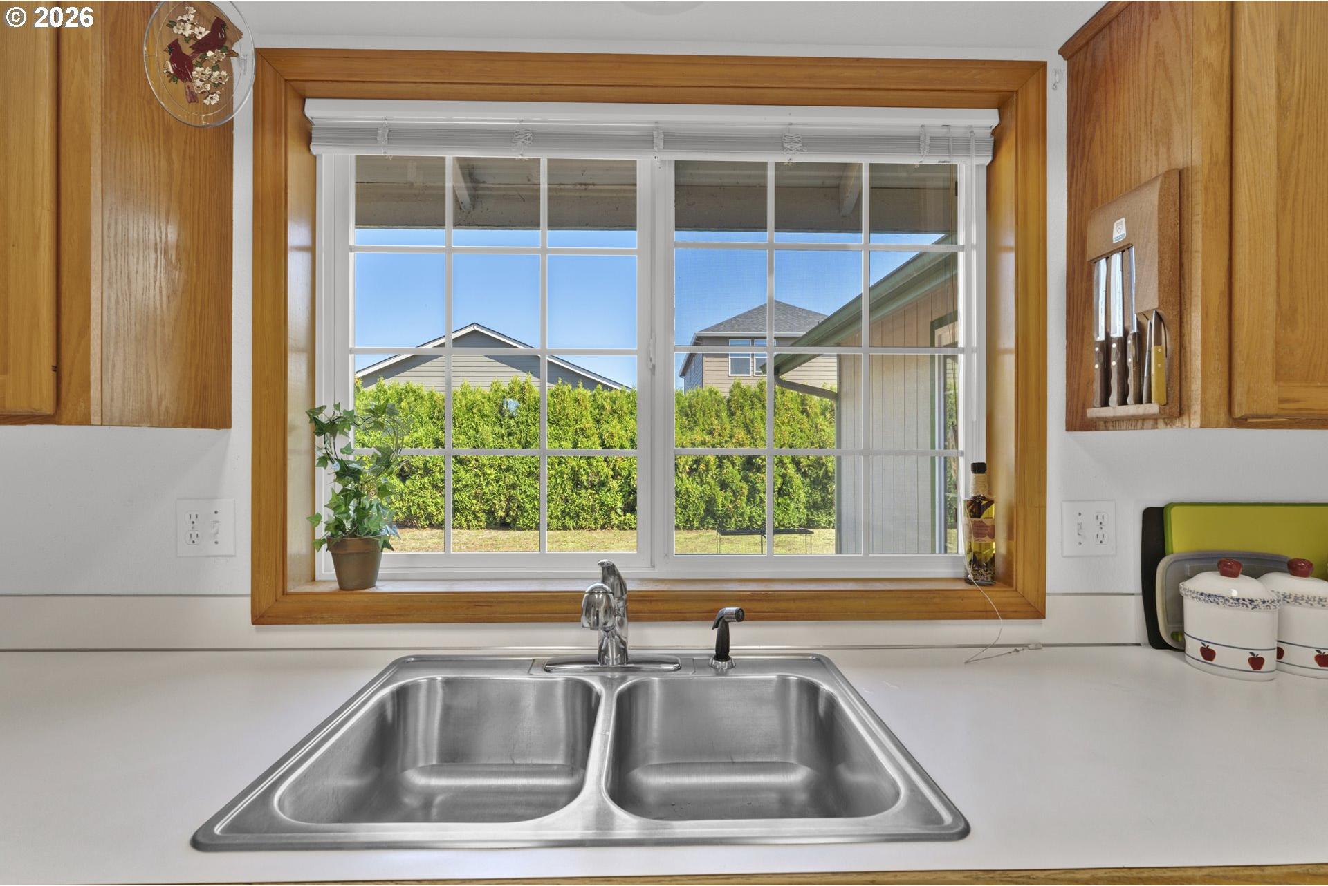 2362 Loch Drive Springfield, OR 97477 - Photo 15 of 32 Gallery Image 15