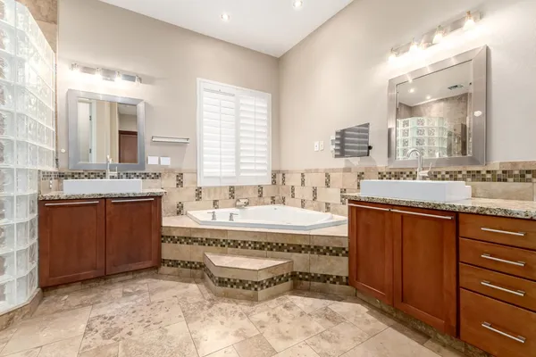 $3,900 | 27414 North 22nd Lane, Phoenix, AZ 85085