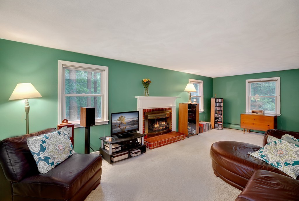 15 Reed Lane Bedford, MA 01730 - Photo 3 of 18 Gallery Image 3