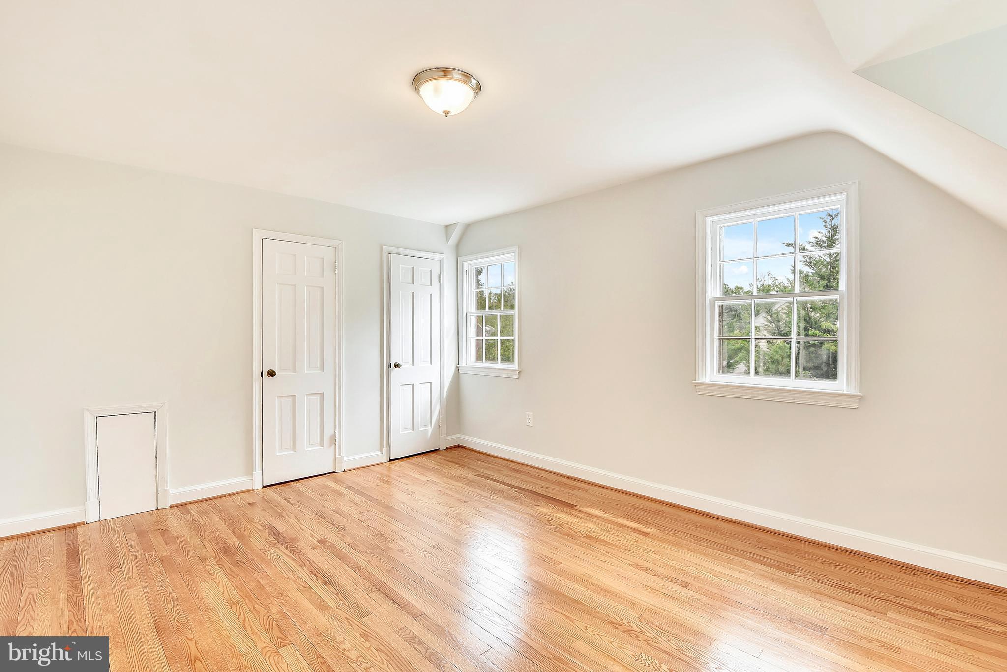 9619 Sutherland Road Silver Spring, MD 20901 - Photo 17 of 29 Bedroom (Master)