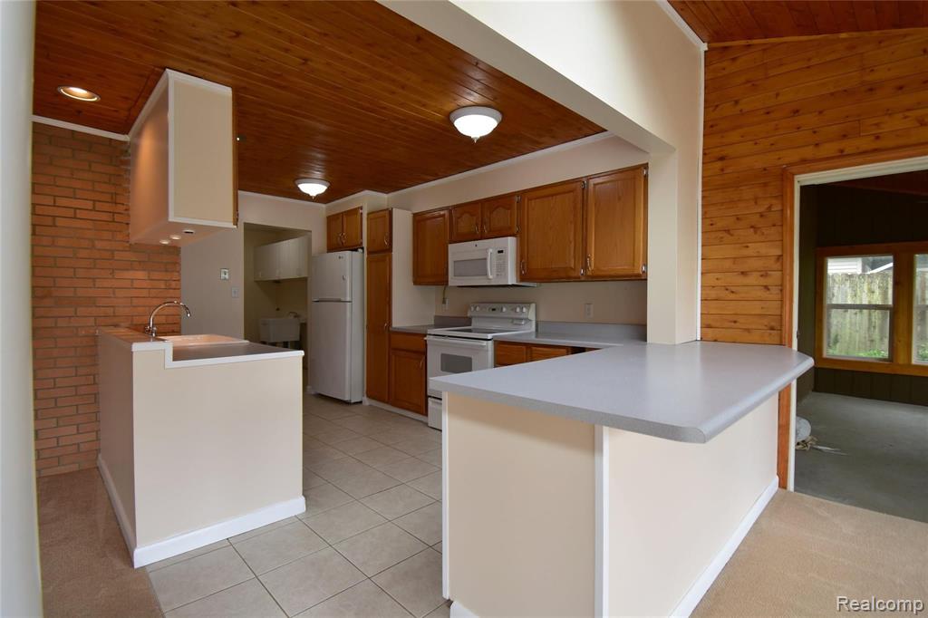 1826 Darwin Road Pinckney, MI 48169 - Photo 6 of 26