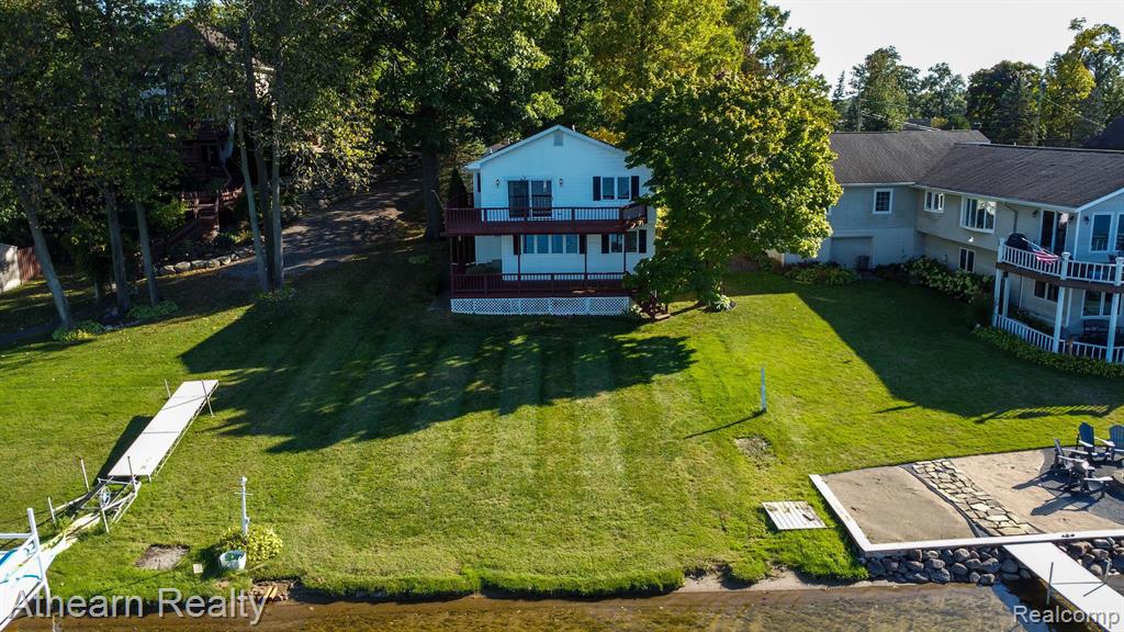 10495 Runyan Lake Road Fenton, MI 48430 - Photo 4 of 32 Gallery Image 4