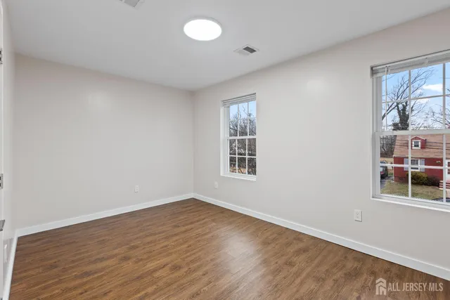 $650,000 | 33 McAuliffe Drive, North Brunswick, NJ 08902