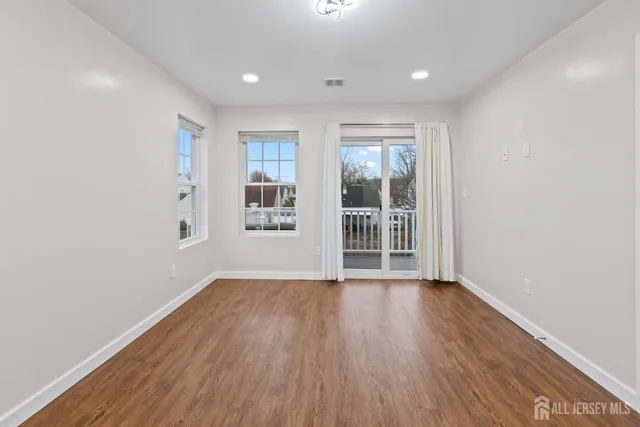 $650,000 | 33 McAuliffe Drive, North Brunswick, NJ 08902