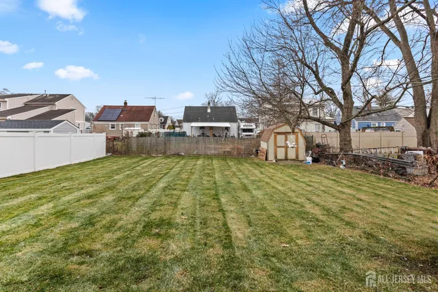 $650,000 | 33 McAuliffe Drive, North Brunswick, NJ 08902