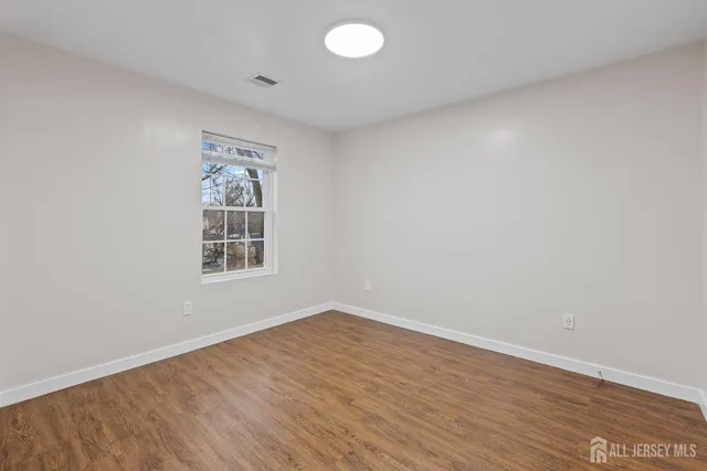 $650,000 | 33 McAuliffe Drive, North Brunswick, NJ 08902