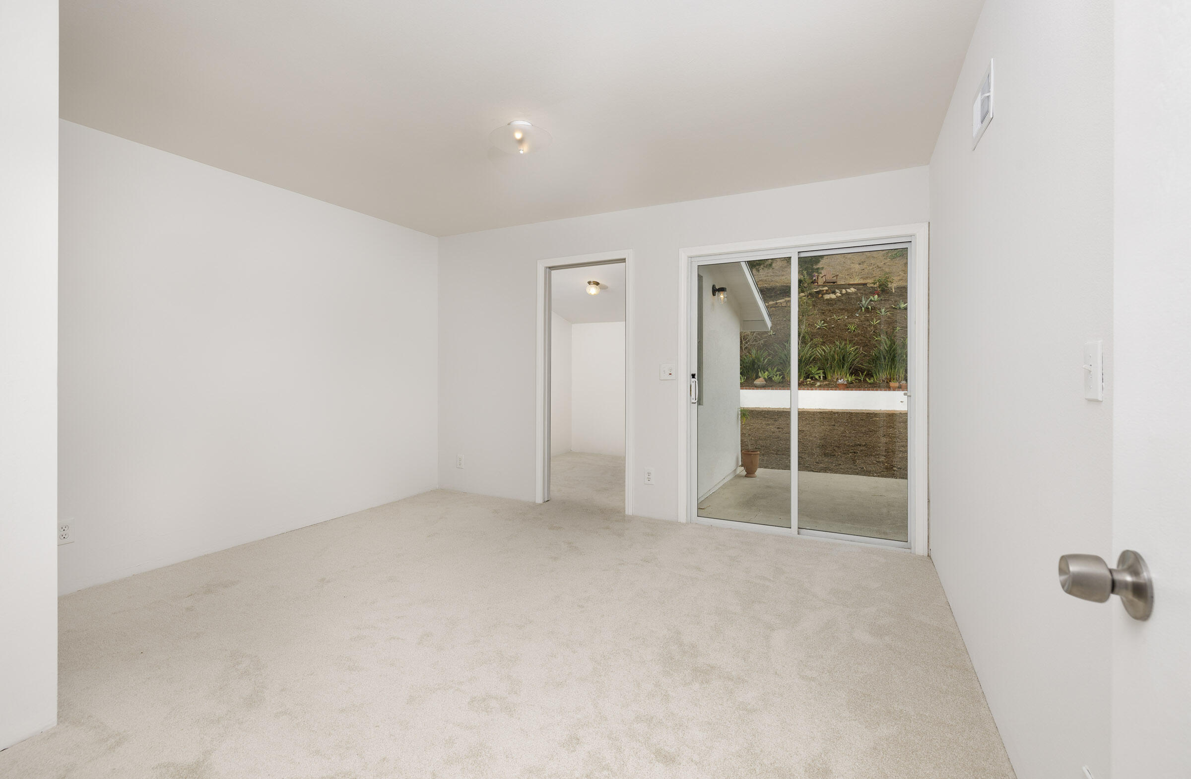510 Meigs Road Santa Barbara, CA 93109 - Photo 10 of 27 510 Meigs_0017