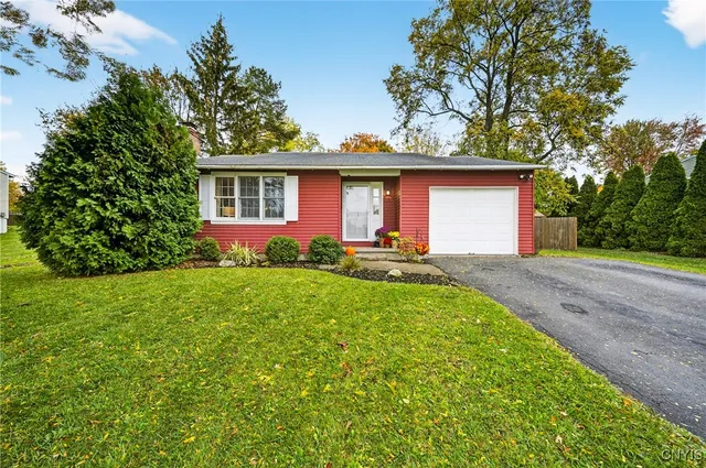 $320,000 | 5721 Stonykill Drive, East Syracuse, NY 13057