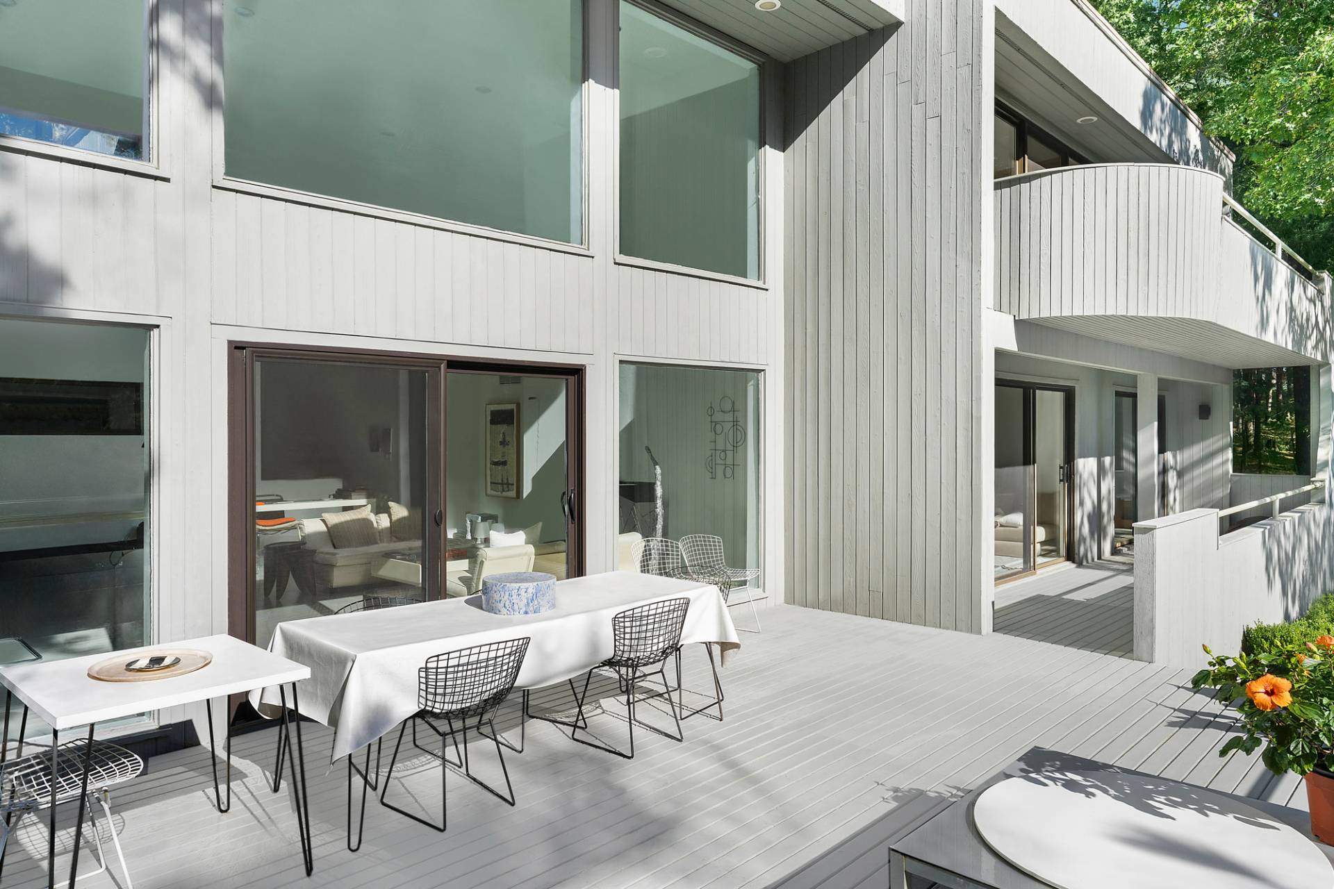 15 2 Holes Water Road East Hampton, NY 11937 - Photo 8 of 30 a backyard of a house with outdoor seating