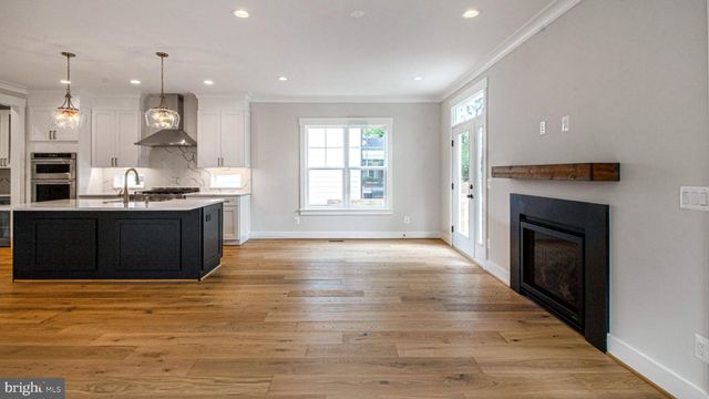 $1,970,000 | 28 East Maple Street, Alexandria, VA 22301