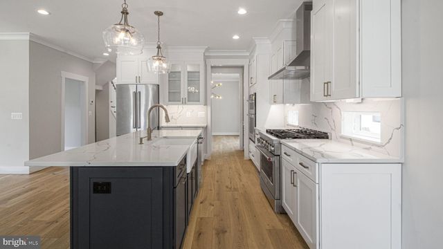 $1,970,000 | 28 East Maple Street, Alexandria, VA 22301