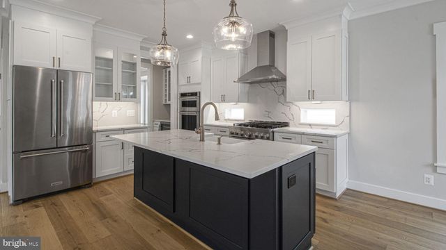 $1,970,000 | 28 East Maple Street, Alexandria, VA 22301