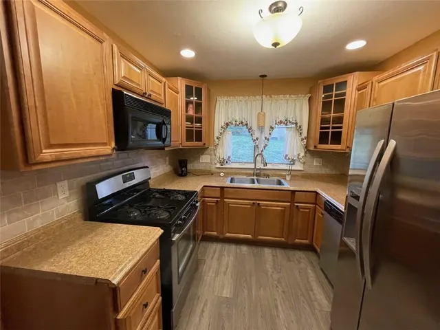 $2,250 | 530 Jenne Drive, Pittsburgh, PA 15236