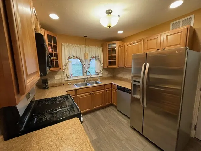 $2,250 | 530 Jenne Drive, Pittsburgh, PA 15236