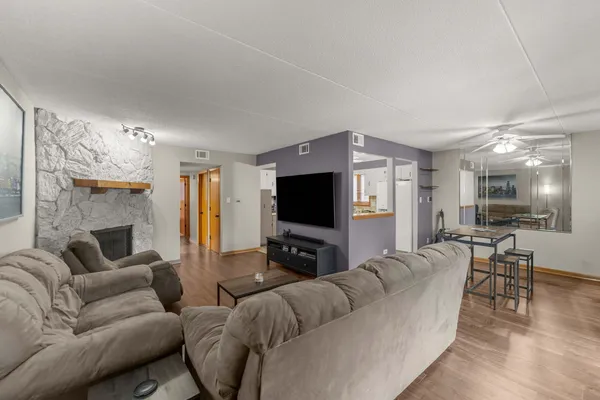 $210,000 | 16819 81st Avenue, Unit 1S, Tinley Park, IL 60477