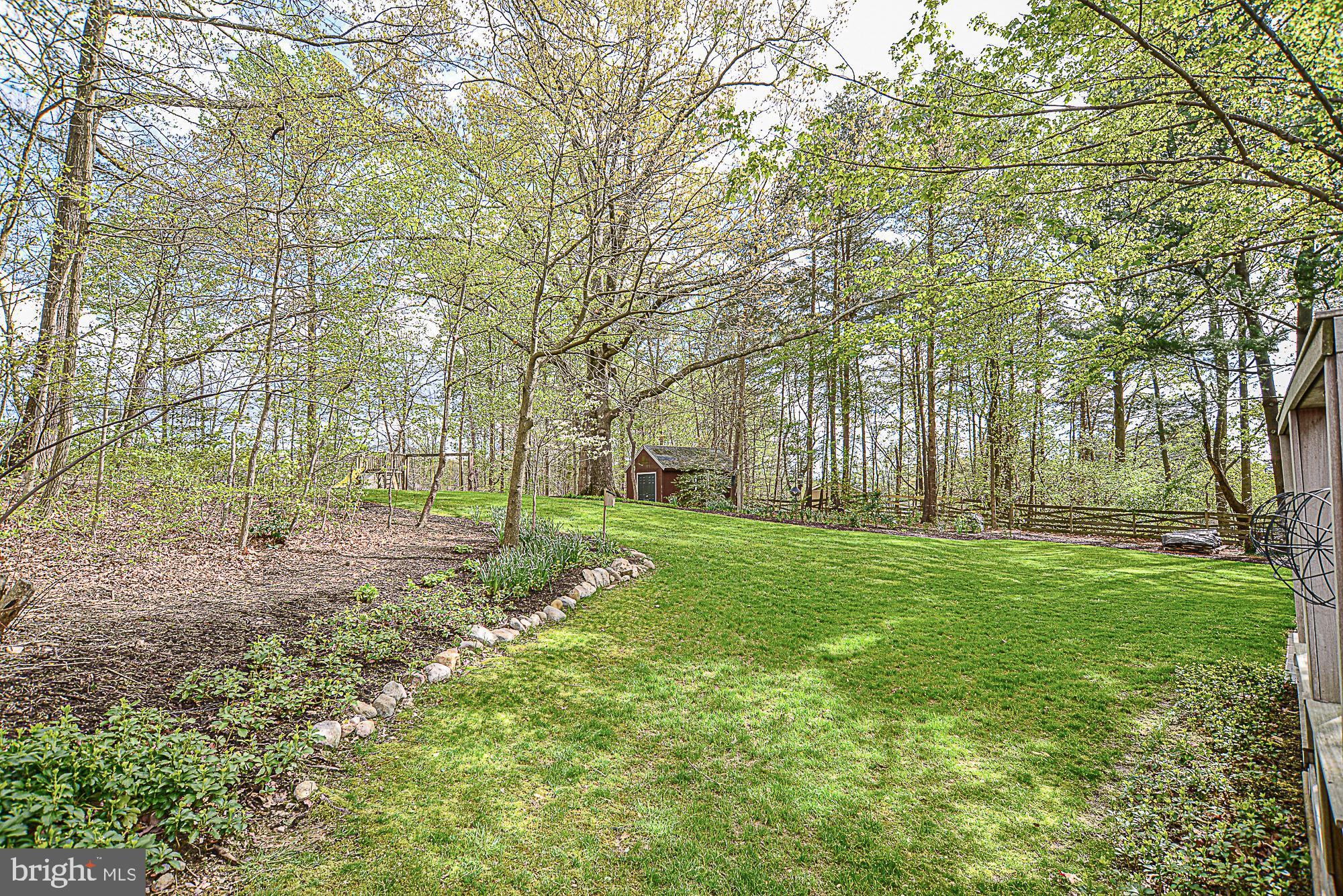 9291 Davis Drive Lorton, VA 22079 - Photo 46 of 57 Total privacy!